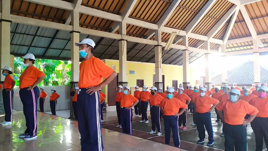 Walau Usia Lanjut, Tak Hentikan Semangat Untuk Guyub dan Sehat
